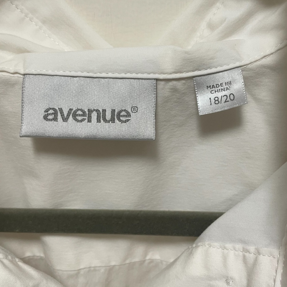 Avenue Women's White Button Down Collared Shirt w/ Sleeve Interest and Pockets - Picture 6 of 15